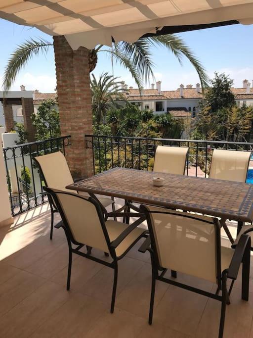 Beachfront Escape Resort Estepona Luaran gambar