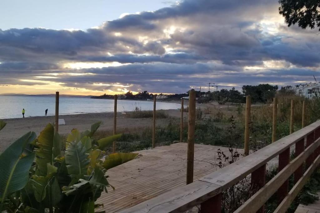 Beachfront Escape Resort Estepona Luaran gambar