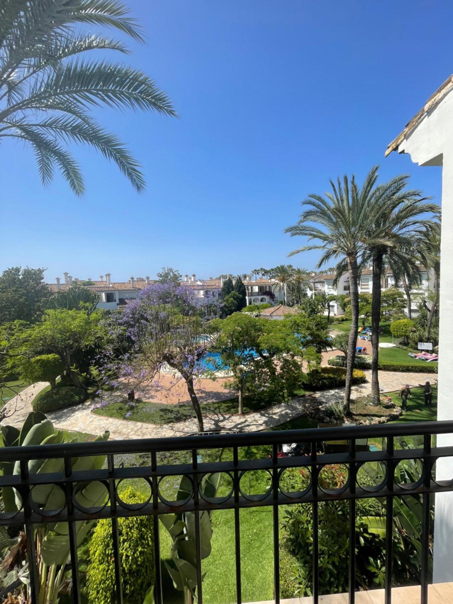 Beachfront Escape Resort Estepona Luaran gambar