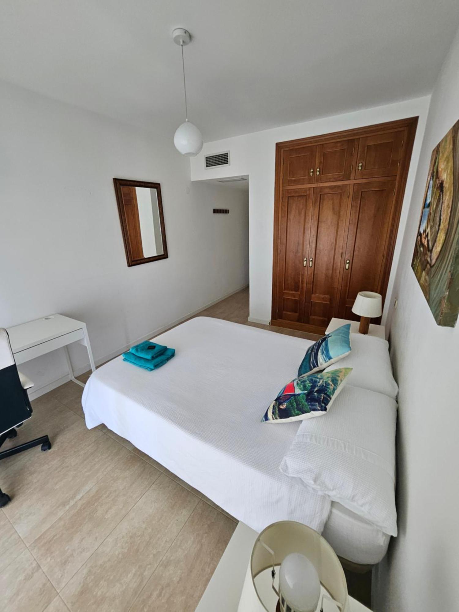 Beachfront Escape Resort Estepona Luaran gambar