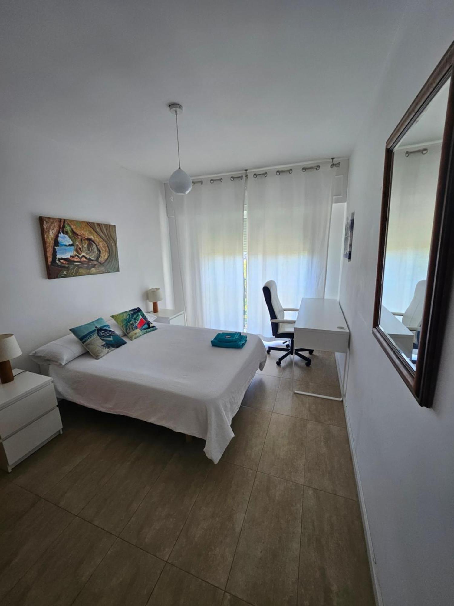 Beachfront Escape Resort Estepona Luaran gambar